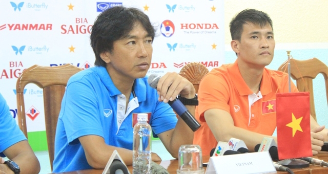 HLV Miura lên tiếng về khả năng Công Phượng đá cặp cùng Công Vinh