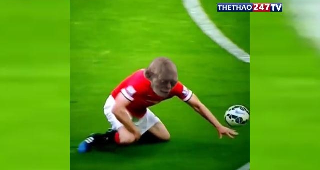 VIDEO: Clip chế độc đáo về pha cản phá 'ảo diệu' của Phil Jones