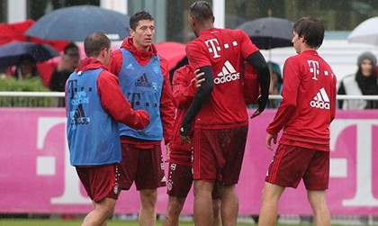 Sao Bayern Munich ẩu đả nhau trên sân tập