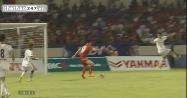 VIDEO: Thanh Bình xử lý bóng gọn gàng nâng tỷ số cho U23 Việt Nam