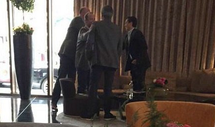 Giám đốc Man Utd bí mật gặp HLV Mourinho và Cech