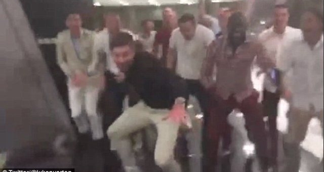 VIDEO: Gerrard và đồng đội “nhảy múa” tưng bừng trong ngày chia tay