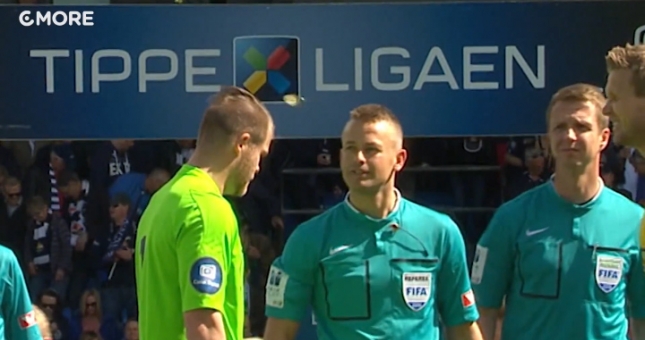 VIDEO: Trọng tài tung đồng xu trúng đầu cầu thủ ở Nauy