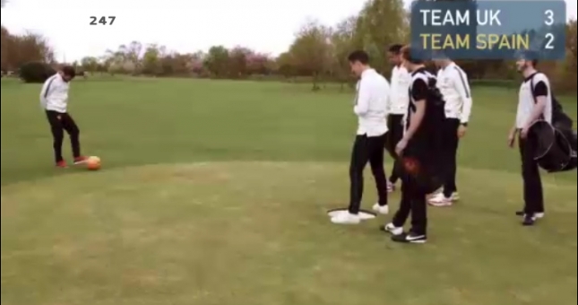 VIDEO: Sao MU so tài chơi golf bằng bóng đá