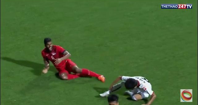 Video SEA Games 28: Pha ăn vạ trơ trẽn của hậu vệ U23 Singapore
