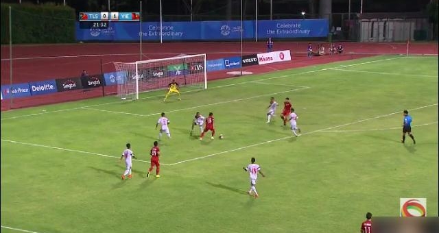 Video SEA Games 28: Pha dứt điểm trúng xà ngang của Ngọc Thắng