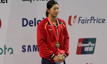 Ánh Viên bật khóc sau khi phá kỷ lục SEA Games