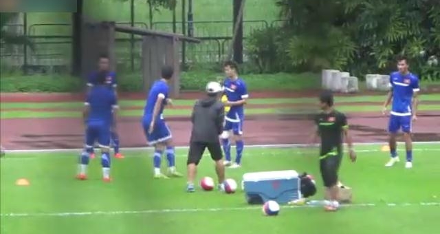 VIDEO: Buổi tập của U23 Việt Nam trước thềm bán kết gặp U23 Myanmar