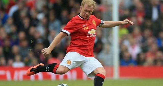 VIDEO: Màn trình diễn của Paul Scholes vs các huyền thoại Bayern Munich