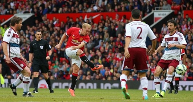 Video clip bàn thắng: Huyền thoại MU 4-2 Huyền thoại Bayern (Giao hữu)