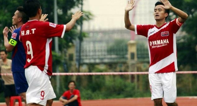 Hiệp 'cóc': Sneijder của sân bóng phủi