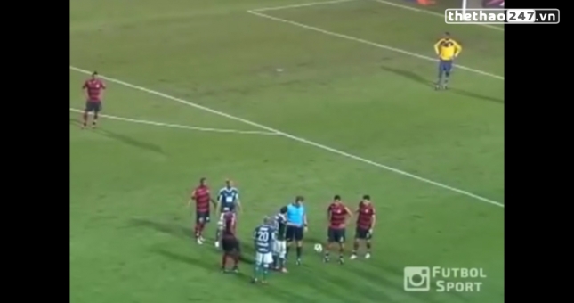 VIDEO: Cầu thủ gian manh nhất lịch sử bóng đá