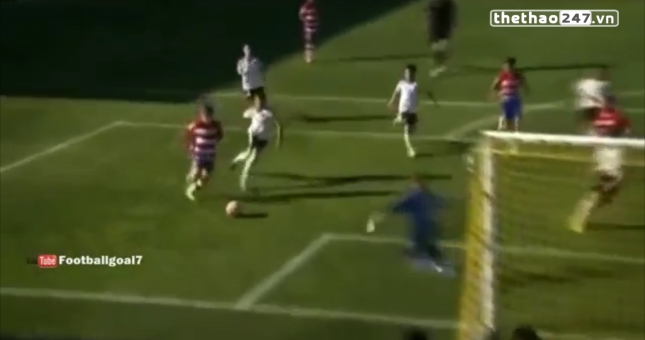 VIDEO: Cầu thủ nhí tái hiện pha solo huyền thoại của Maradona