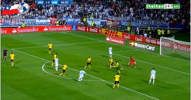 VIDEO: Thủ môn Jamaica phản xạ cực nhanh từ chối siêu phẩm của Messi