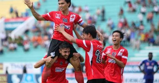 VIDEO: Cú hattrick ấn tượng của Phan Văn Tài Em ở tuổi 33