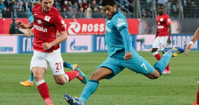 VIDEO: Những cú sút xa đẹp mắt của Hulk ở giải VĐQG Nga