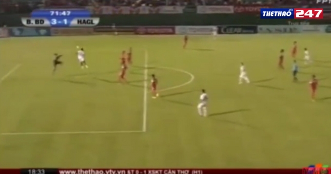 VIDEO: HAGL có bàn rút ngắn tỉ số xuống còn 1-3