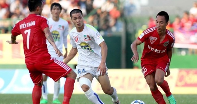 VIDEO: Màn trình diễn của Công Phượng trước Bình Dương