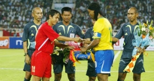 VIDEO: Ronaldinho và màn đối đầu đáng nhớ Việt Nam - Olympic Brazil