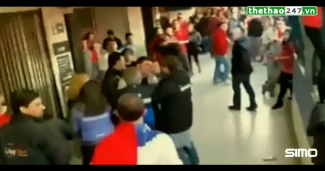 VIDEO: Gia đình Messi xích mích với CĐV Chile ở chung kết Copa America 2015