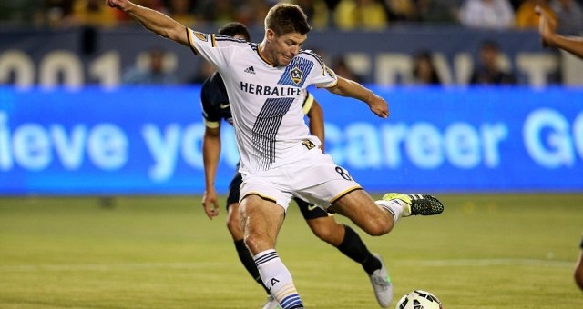 VIDEO: Gerrard gây ấn tượng trong ngày ra mắt CLB mới LA Galaxy