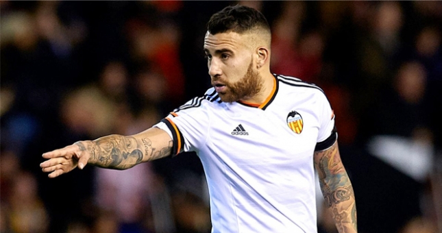 Không về Valencia, Otamendi quyết gia nhập M.U