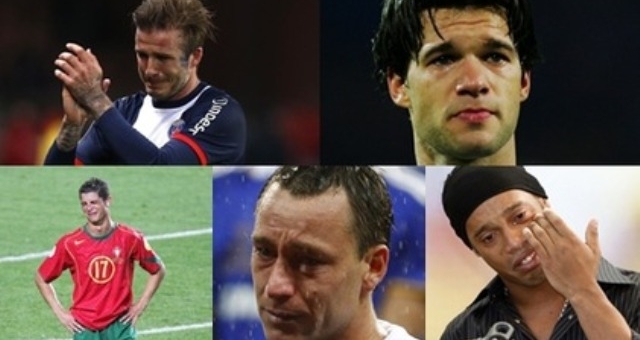 VIDEO: Khi các siêu sao bóng đá như Beckham, Pirlo, Casillas... bật khóc