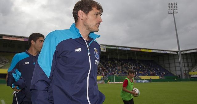 VIDEO: CĐV hát vang tên Casillas trong buổi tập luyện của Porto