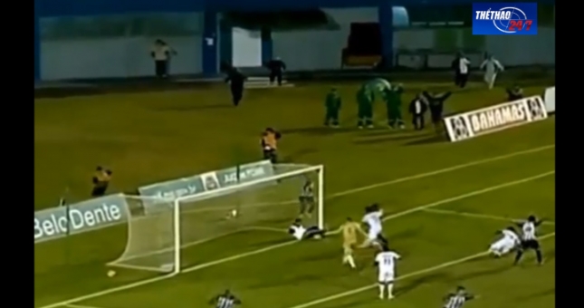 VIDEO: Những pha cứu thua trên vạch vôi của... những vị bác sĩ