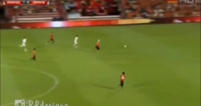 VIDEO: Tốc độ kinh hoàng của cầu thủ vô danh