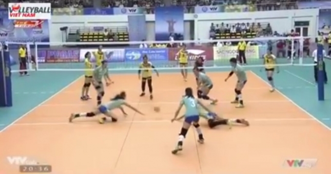 Video VTV Cup 2015: Pha bỏ bóng tinh tế của Ngọc Hoa trong trận gặp Liaoning