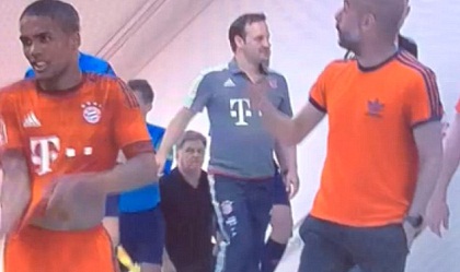 Bayern 3-0 AC Milan: Pep Guardiola gây sự với đội trưởng của Rossoneri