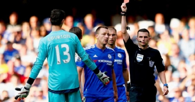 Chelsea mất Courtois ở đại chiến gặp M.C