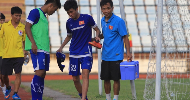 Thắng Lào, U19 Việt Nam vẫn bị chê trách