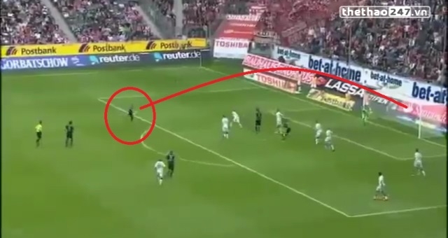 VIDEO: Cú volley trái phá bằng chân trái của Ribery từ ngoài vòng cấm