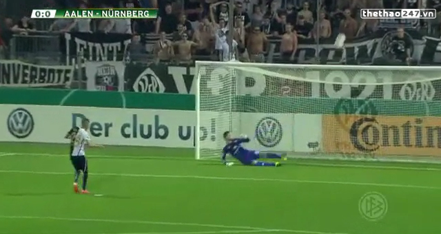 VIDEO: Loạt sút penalty thảm họa nhất mà bạn từng thấy