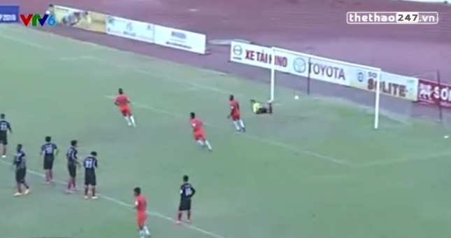 VIDEO: Siêu phẩm sút phạt của Huy Toàn vào lưới Đồng Tâm Long An