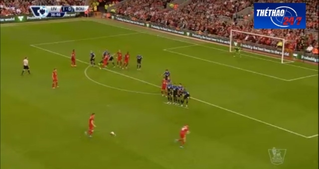 VIDEO: Pha phối hợp đá phạt tinh quái của các cầu thủ Liverpool