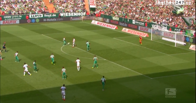 VIDEO: Pha lốp bóng phản lưới nhà ngoạn mục của cầu thủ ở Bundesliga