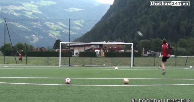 VIDEO: Những pha bóng lỗi hài hước trong bóng đá (Phần 4)