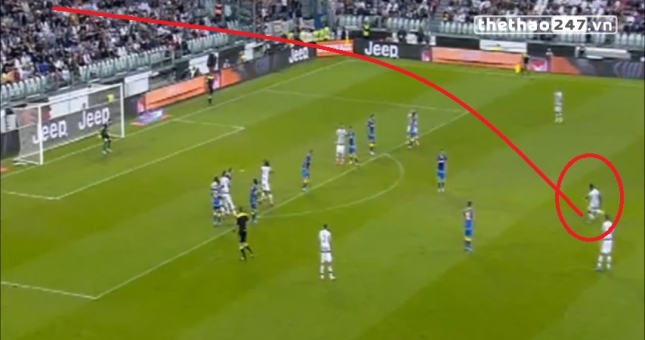 VIDEO: Pha sút phạt thảm họa của Paul Pogba