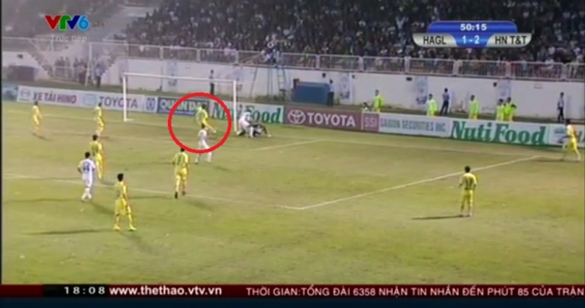 VIDEO: Tình huống dẫn đến bàn phản lưới nhà của Gonzalo giúp HAGL lấy lại thế trận