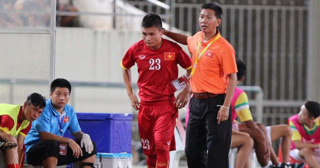 HLV Hoàng Anh Tuấn lý giải trận thua đậm của U19 Việt Nam