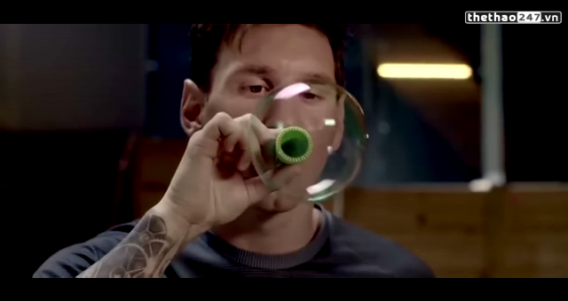 VIDEO: Messi trổ tài tâng bong bóng xà phòng