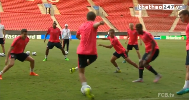 VIDEO: Thomas Muller làm động tác giả cực hài hước