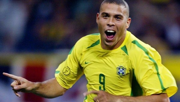 VIDEO: Chúc mừng sinh nhật - Người ngoài hành tinh Ronaldo