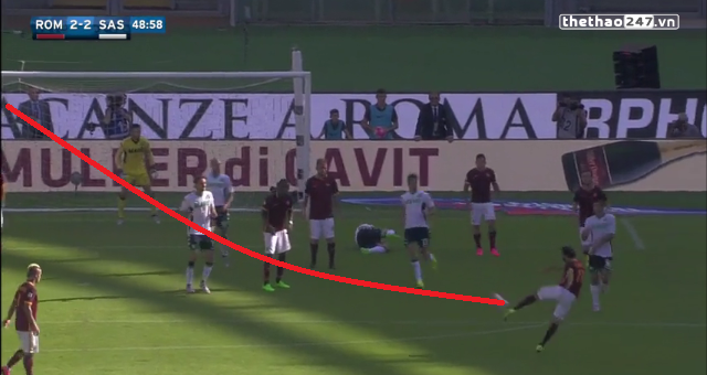 VIDEO: Messi Ai Cập tái hiện siêu phẩm volley 'thần thánh' của Zidane