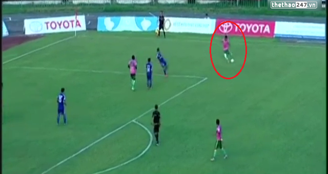 VIDEO: Được Em tái hiện 'siêu phẩm tạt bóng' của Muller ở trận gặp Binh Dương