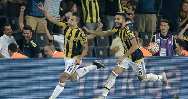 Nani và Persie thay nhau nổ súng tại Fenerbahce