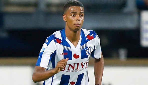 VIDEO: Jerry St. Juste - Hậu vệ tuổi teen được MU nhắm thay Luke Shaw